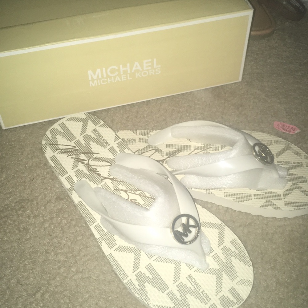 MICHAEL Michael Kors BRAND NEW flip flops‼️